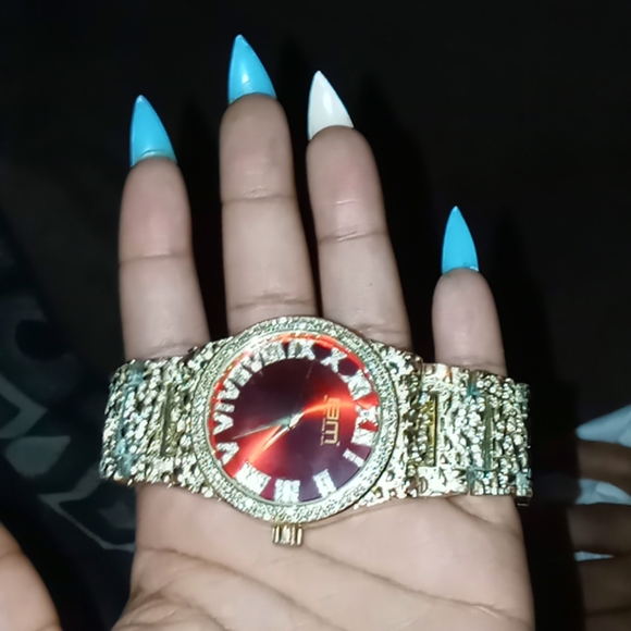 Watch - Picture 2 of 3